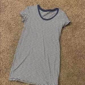 Universal Threads striped Navy and White T-Shirt Dress, small